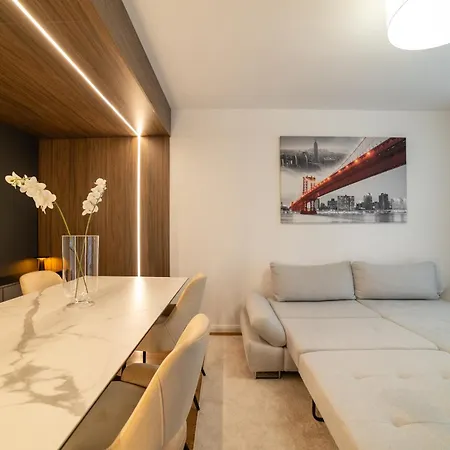 Storyland Lägenhetshotell *