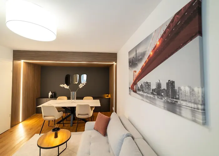 Storyland アパートホテル ブラショフ